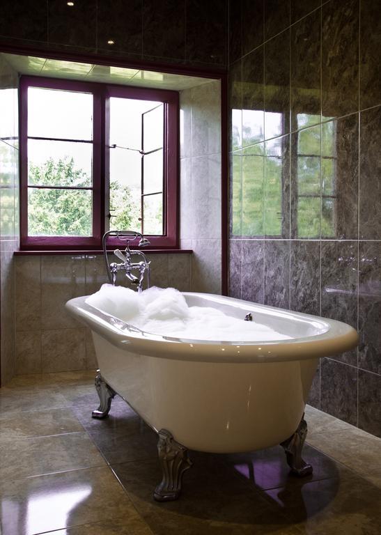 The Convent Hotel Stroud  Room photo